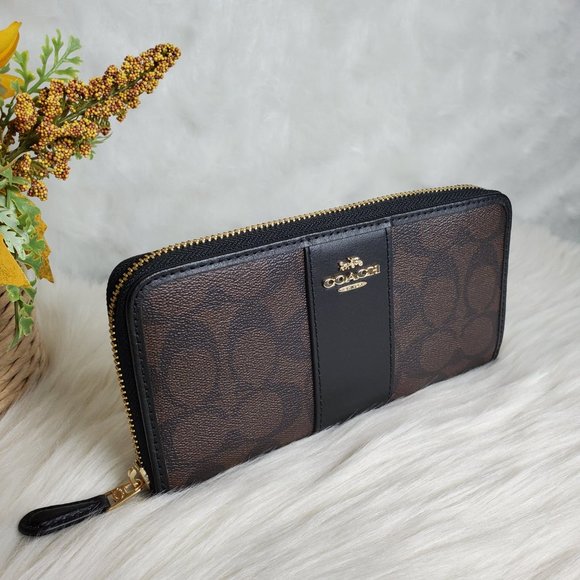 COACH ACCORDION ZIP WALLET IN SIGNATURE CANVAS - Picture 2 of 5